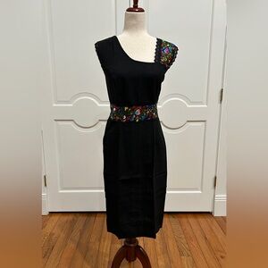 Vintage Mexican embroidered dress, hand Embroidered with Silk threads.